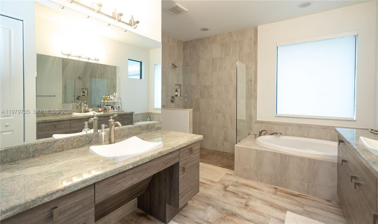 11826 SW 13th Ct, Pembroke Pines, FL 33025 Photo