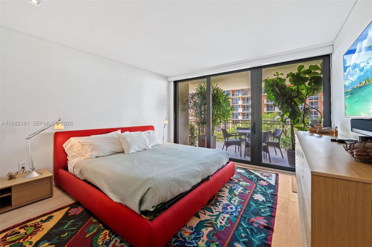 2901 S Bayshore Dr, Unit 8E, Coconut Grove, FL 33133 Photo