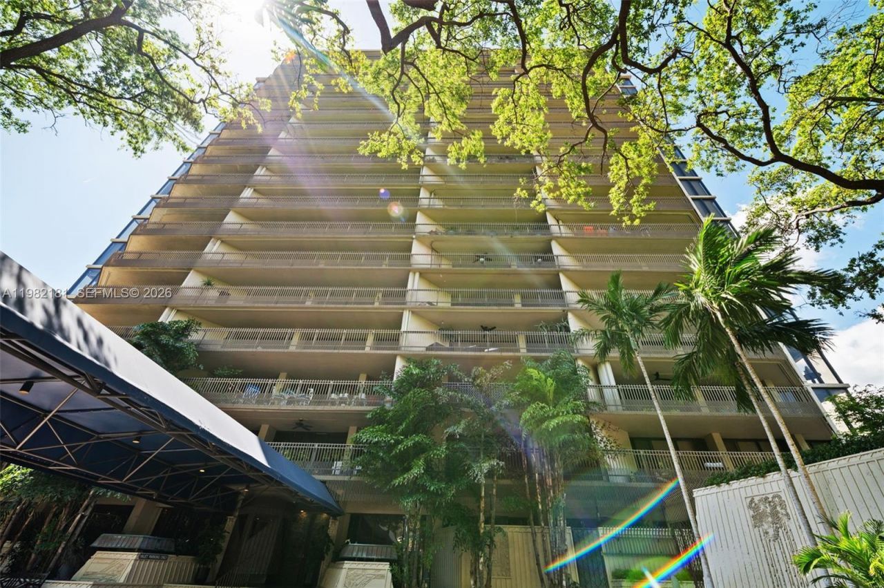 2901 S Bayshore Dr, Unit 8E, Coconut Grove, FL 33133 Photo