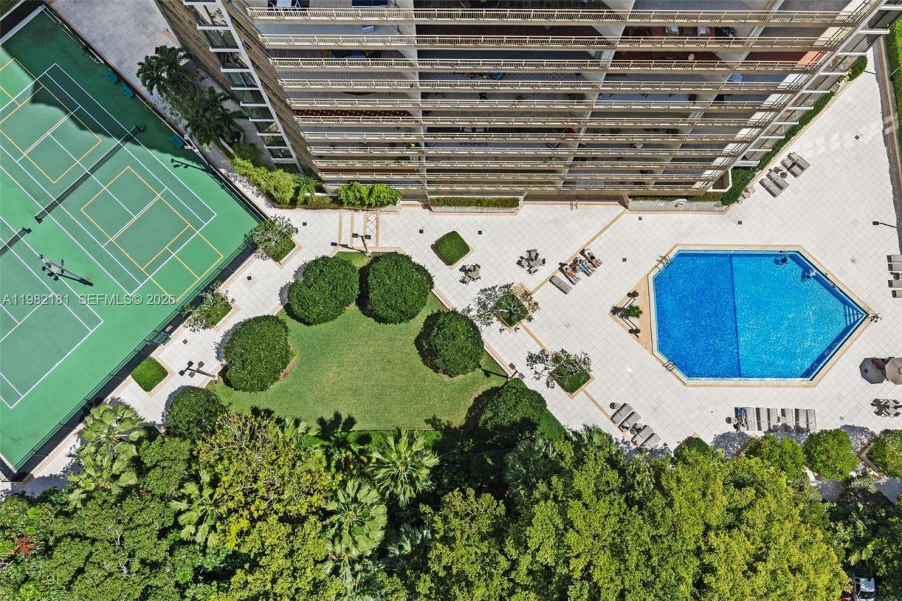 2901 S Bayshore Dr, Unit 8E, Coconut Grove, FL 33133 Photo