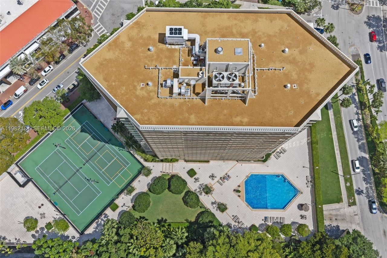 2901 S Bayshore Dr, Unit 8E, Coconut Grove, FL 33133 Photo