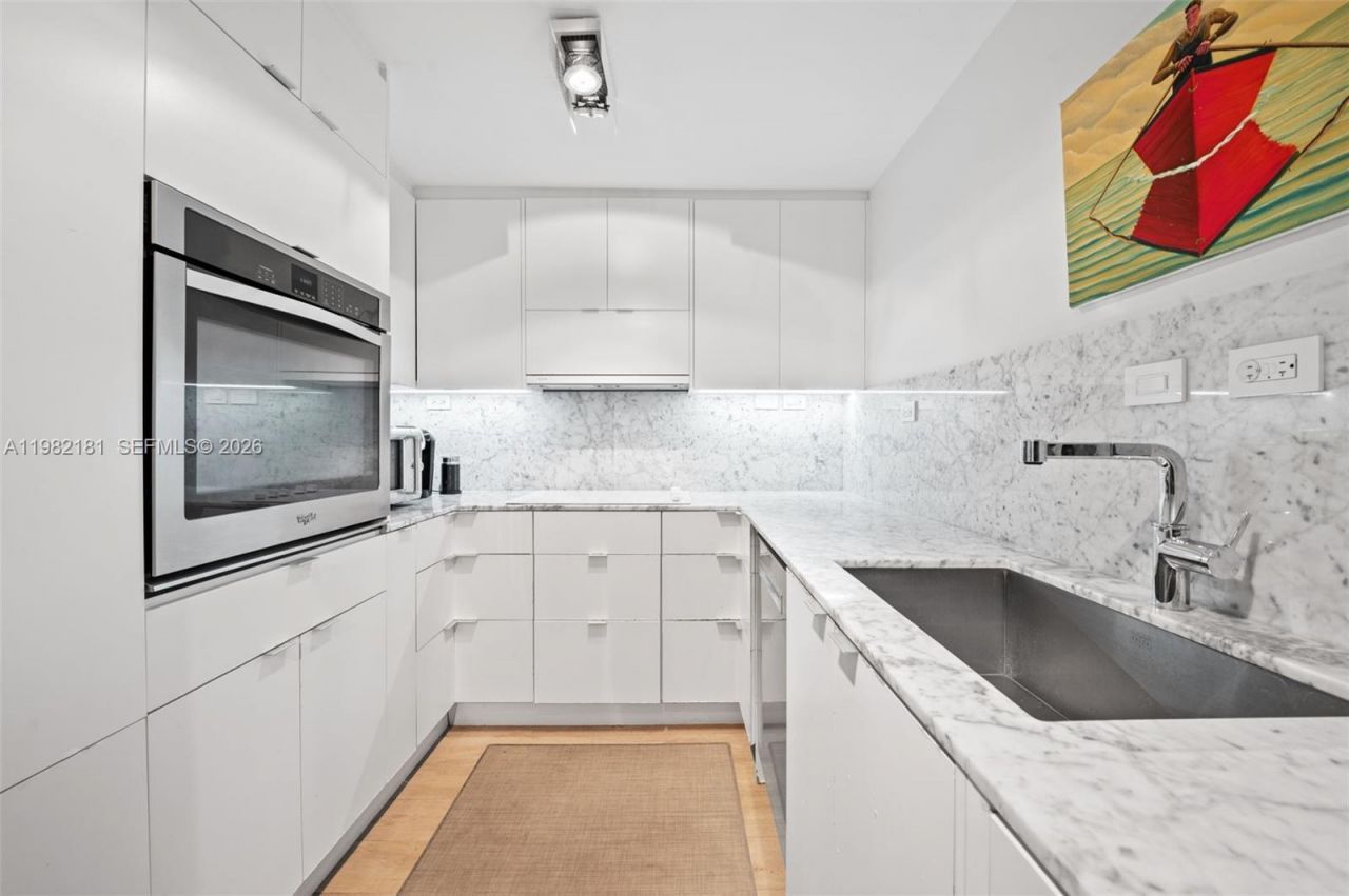 2901 S Bayshore Dr, Unit 8E, Coconut Grove, FL 33133 Photo