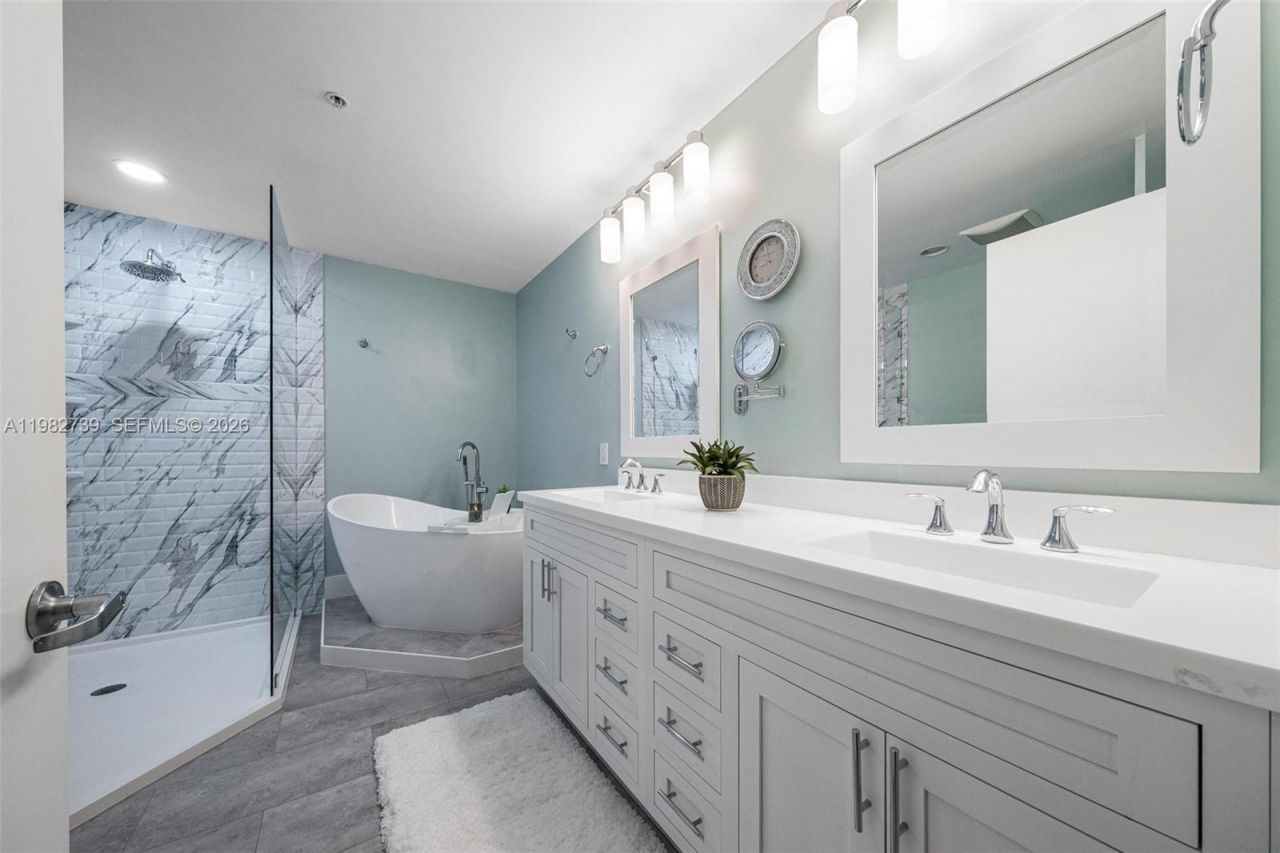 3030 NE 188th St , Unit 404, Aventura, FL 33180 Photo