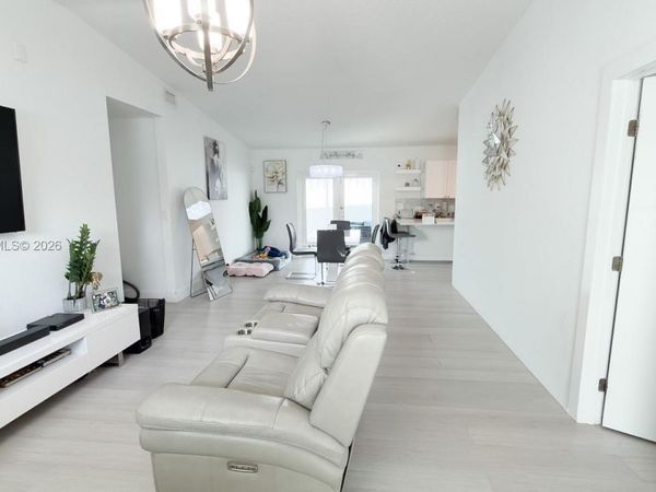 17228 NW 72nd Ct , Hialeah, FL 33015