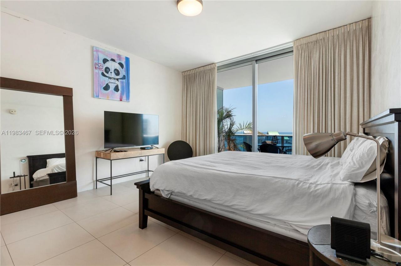 200 Biscayne Boulevard Way, Unit 4907, Miami, FL 33131 Photo