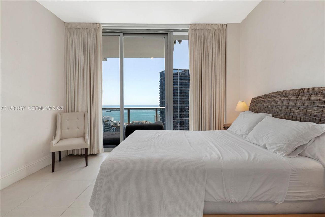200 Biscayne Boulevard Way, Unit 4907, Miami, FL 33131 Photo