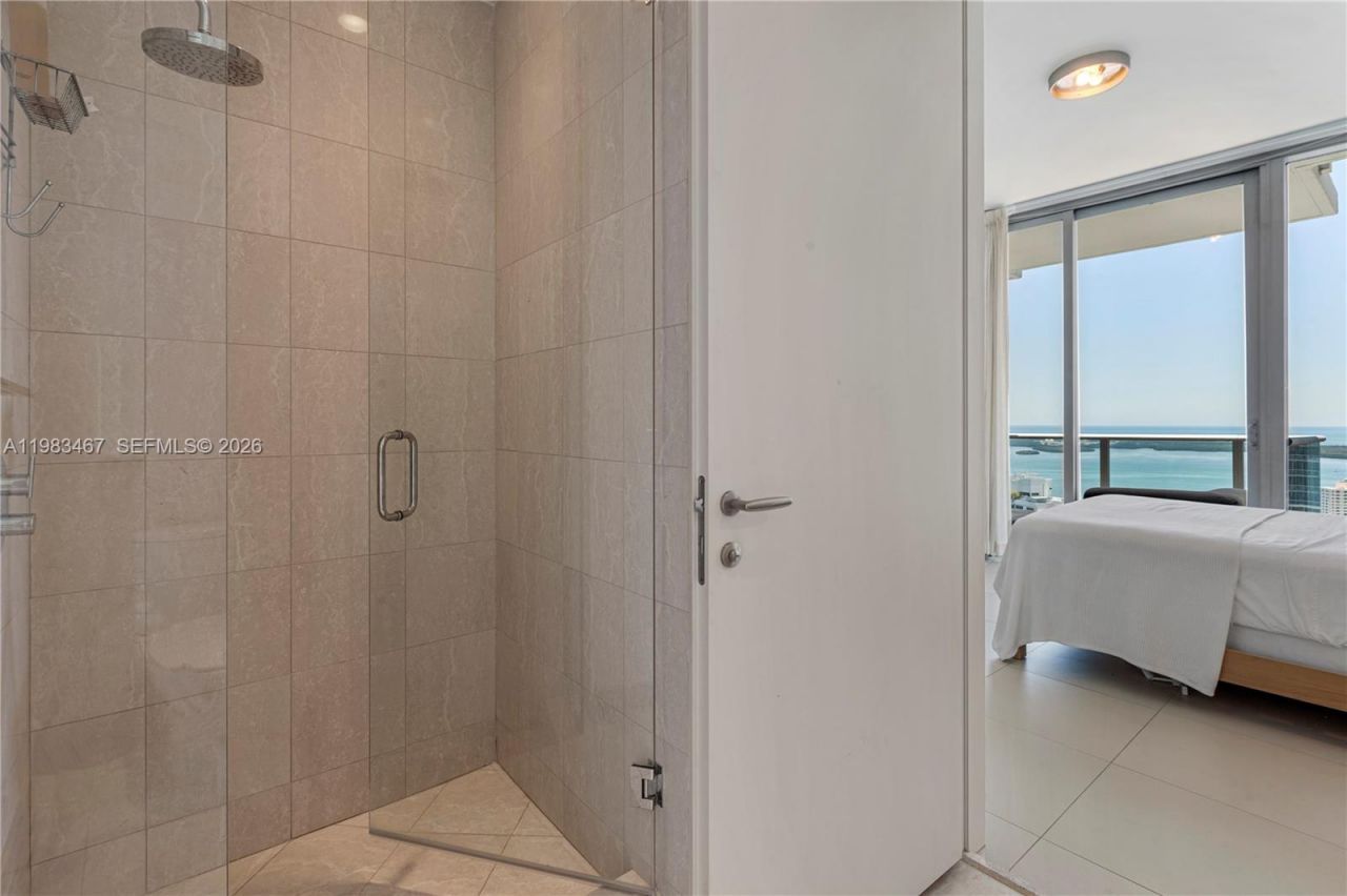 200 Biscayne Boulevard Way, Unit 4907, Miami, FL 33131 Photo