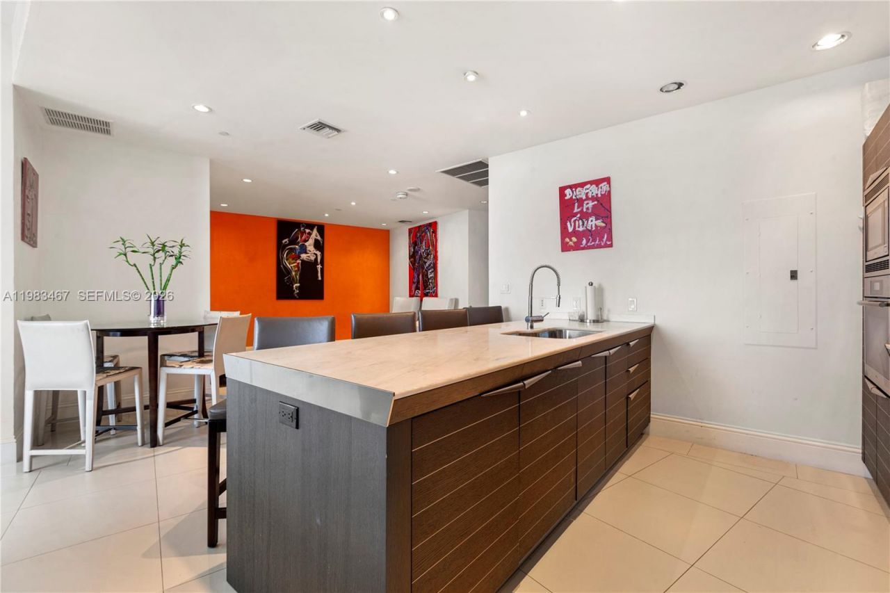 200 Biscayne Boulevard Way, Unit 4907, Miami, FL 33131 Photo