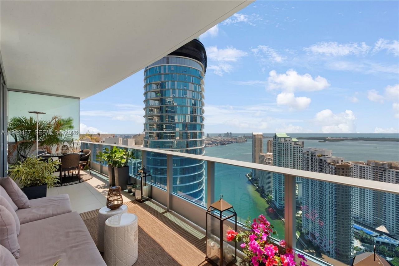 200 Biscayne Boulevard Way, Unit 4907, Miami, FL 33131 Photo