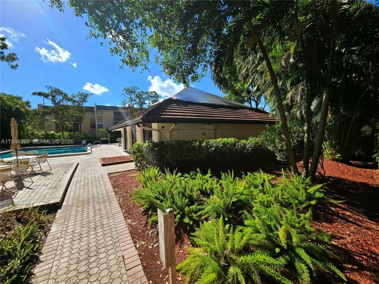 8429 Forest Hills Dr, Unit 305, Coral Springs, FL 33065 Photo