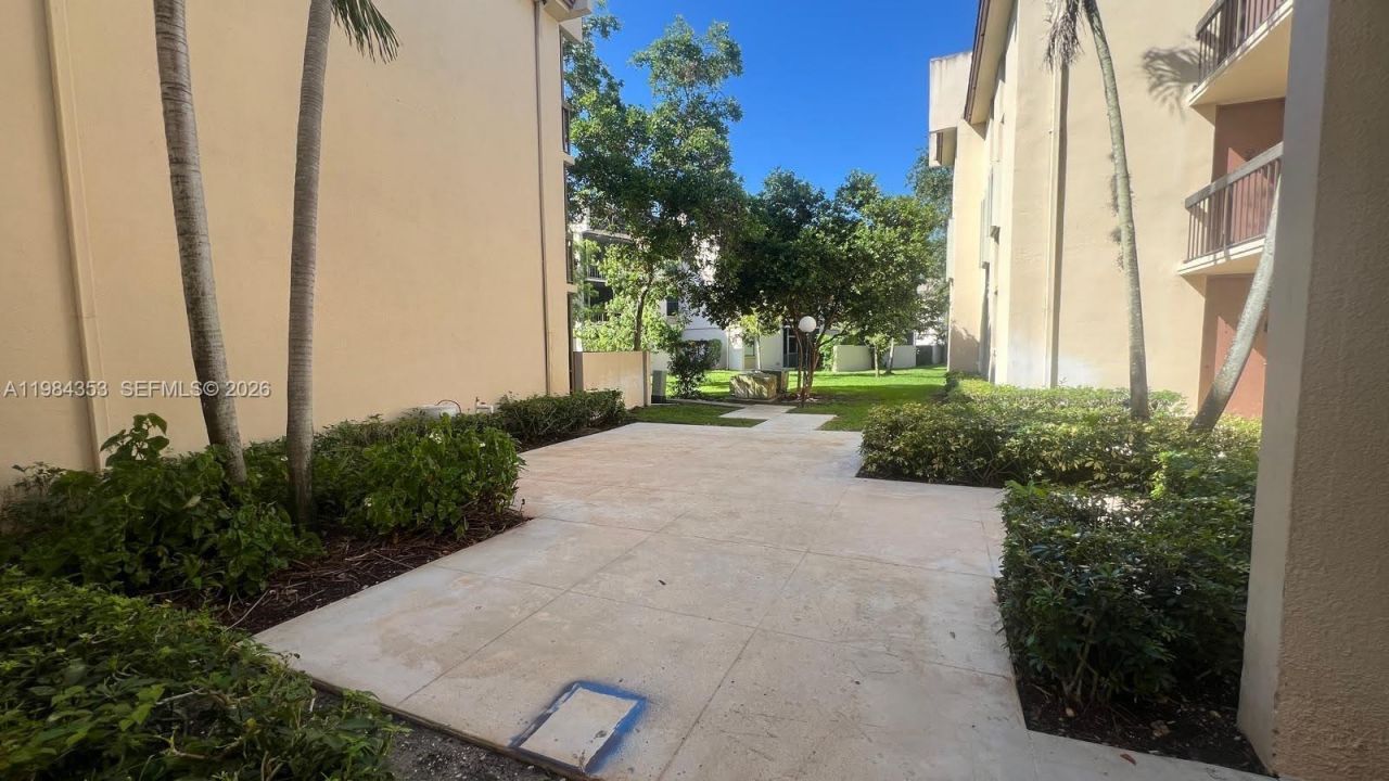 8429 Forest Hills Dr, Unit 305, Coral Springs, FL 33065 Photo