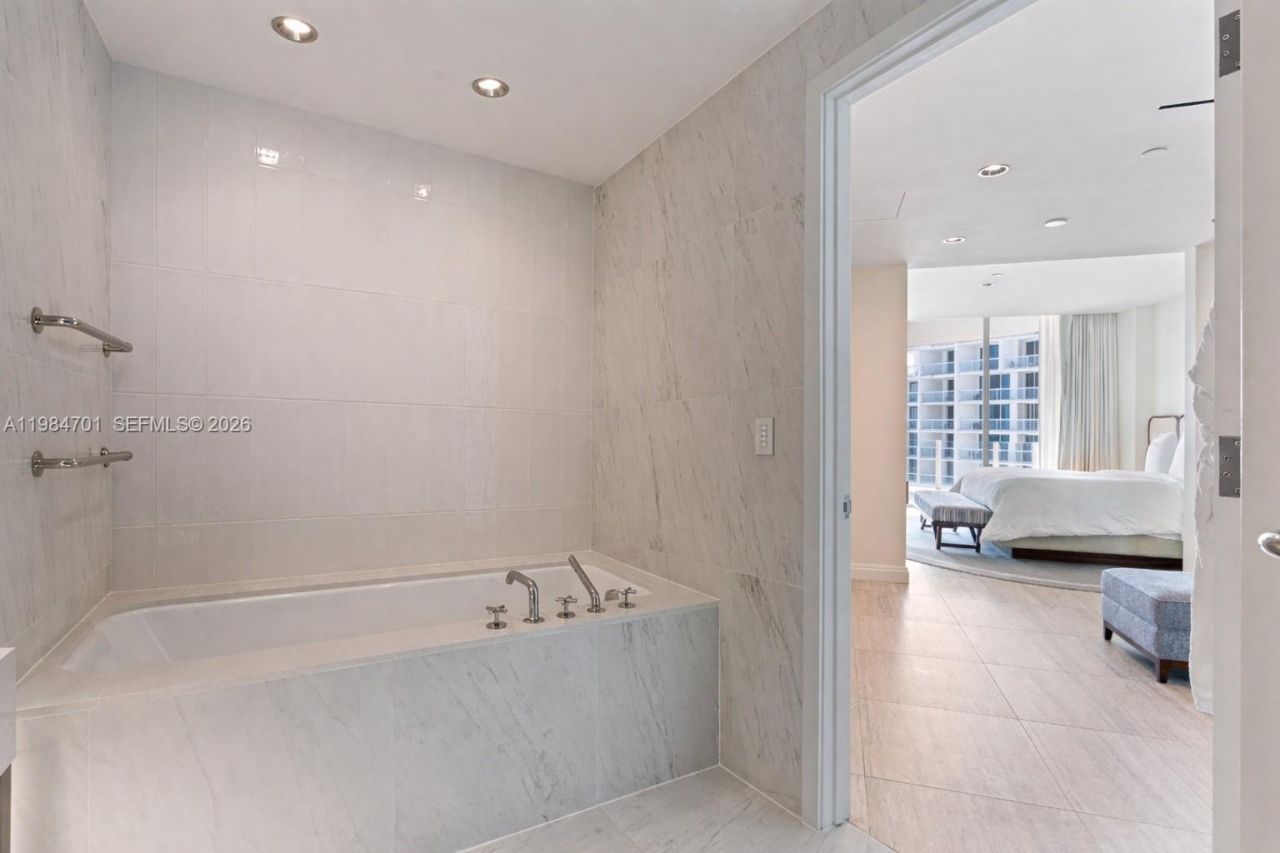 525 N Fort Lauderdale Beach Blvd , Unit 1707, Fort Lauderdale, FL 33304 Photo