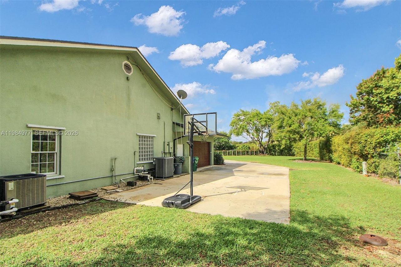 27825 SW 168th Ct, Homestead, FL 33031 Photo