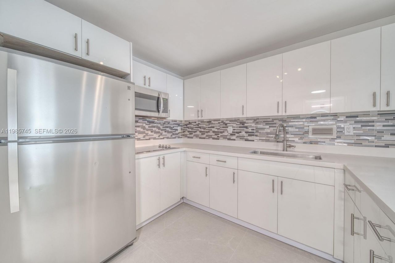 2301 Collins Ave, Unit 311, Miami Beach, FL 33139 Photo