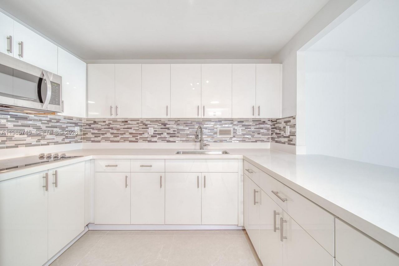 2301 Collins Ave , Unit 311, Miami Beach, FL 33139 Photo