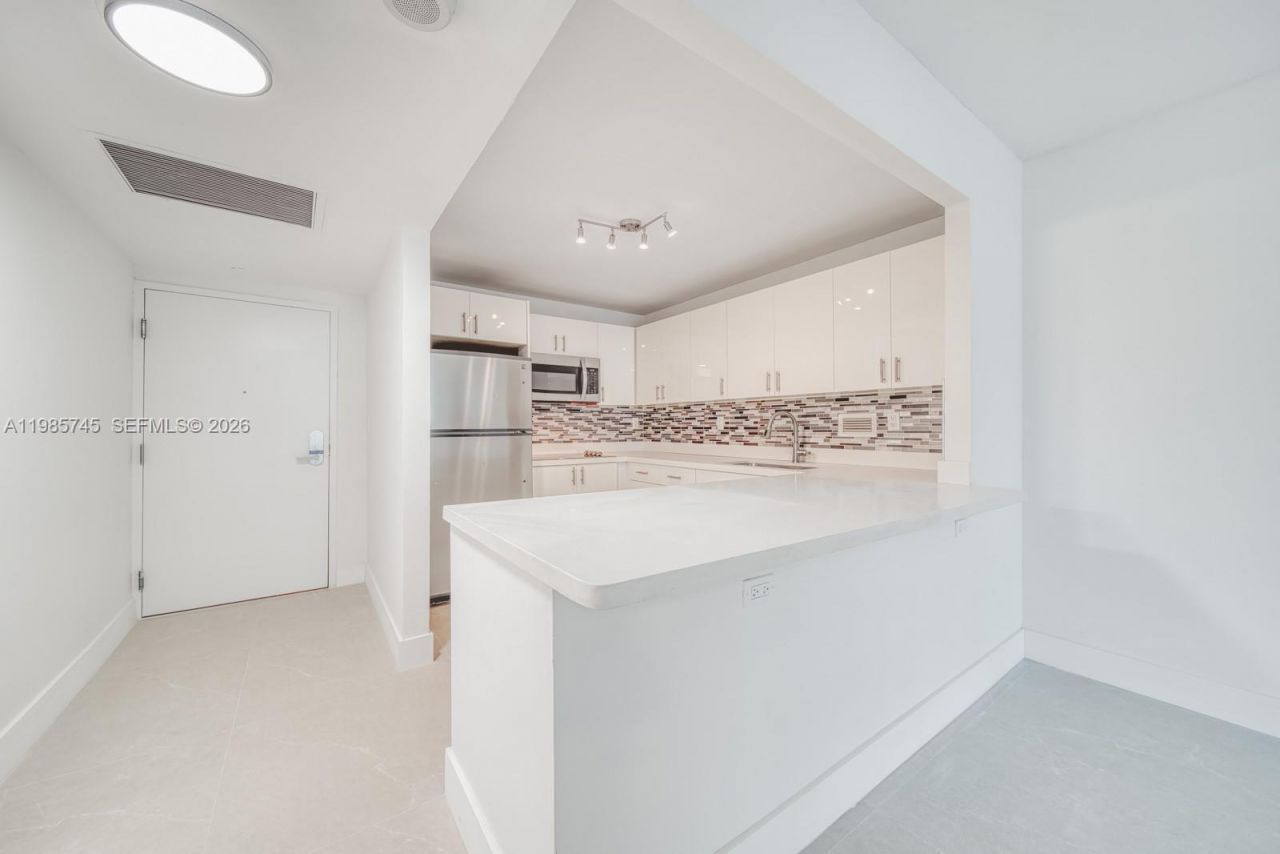 2301 Collins Ave, Unit 311, Miami Beach, FL 33139 Photo