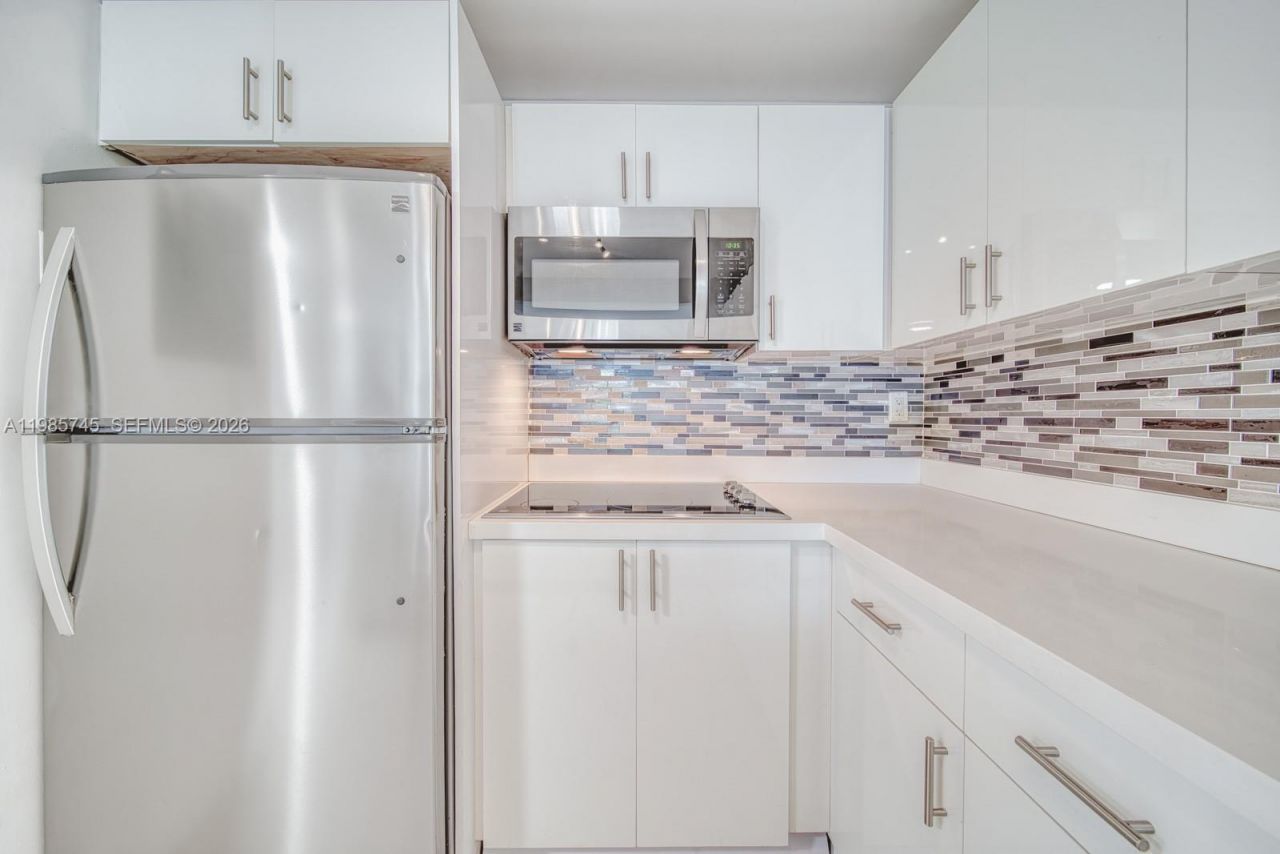 2301 Collins Ave , Unit 311, Miami Beach, FL 33139 Photo