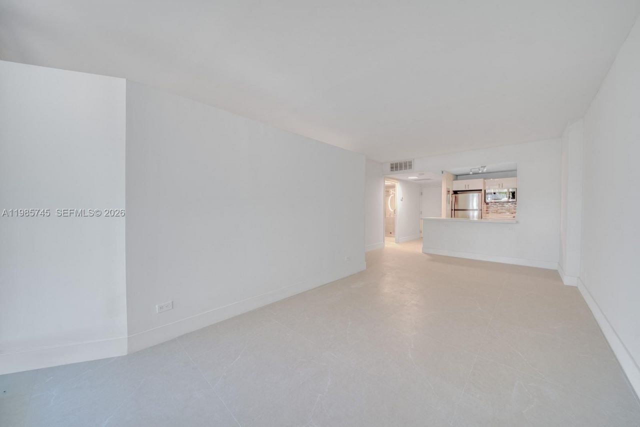 2301 Collins Ave , Unit 311, Miami Beach, FL 33139 Photo