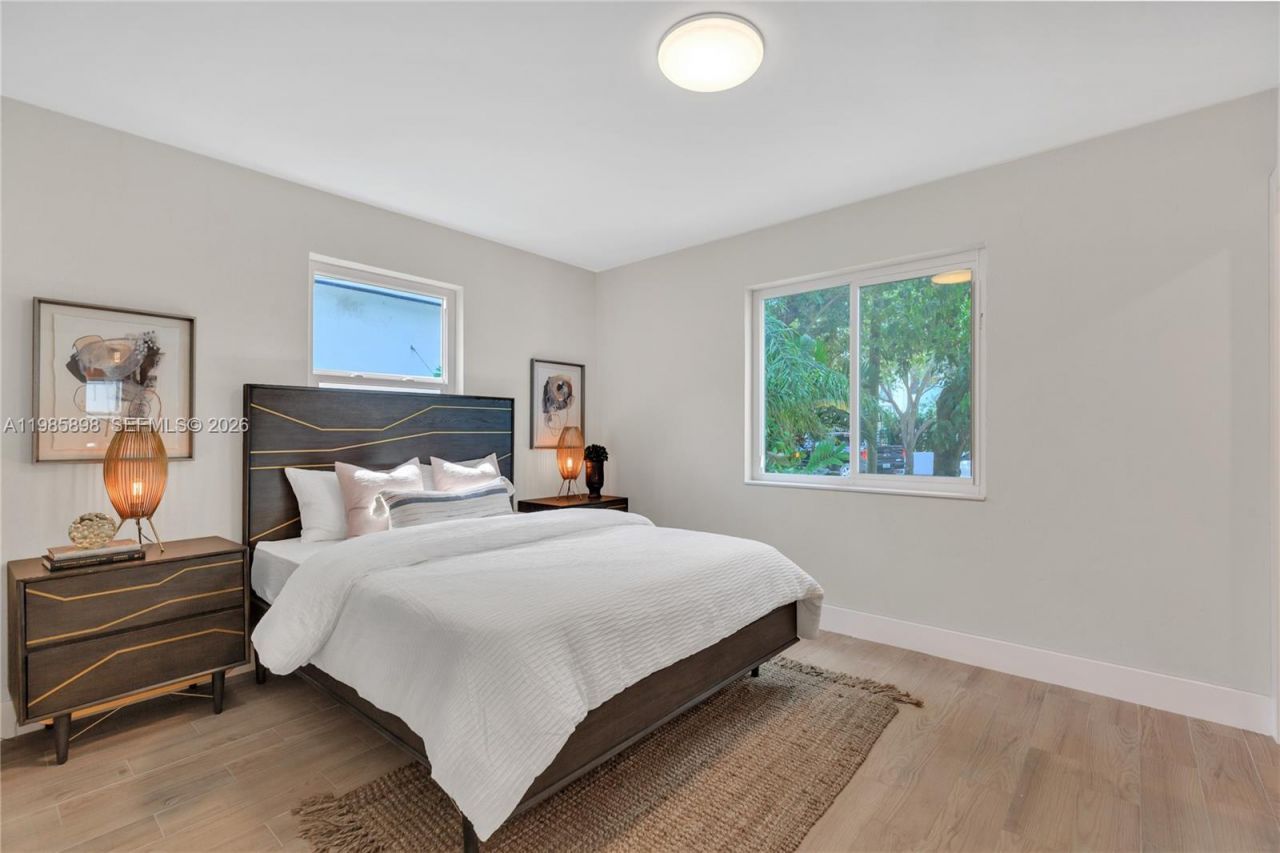 1045 NE 84th St , Miami, FL 33138 Photo