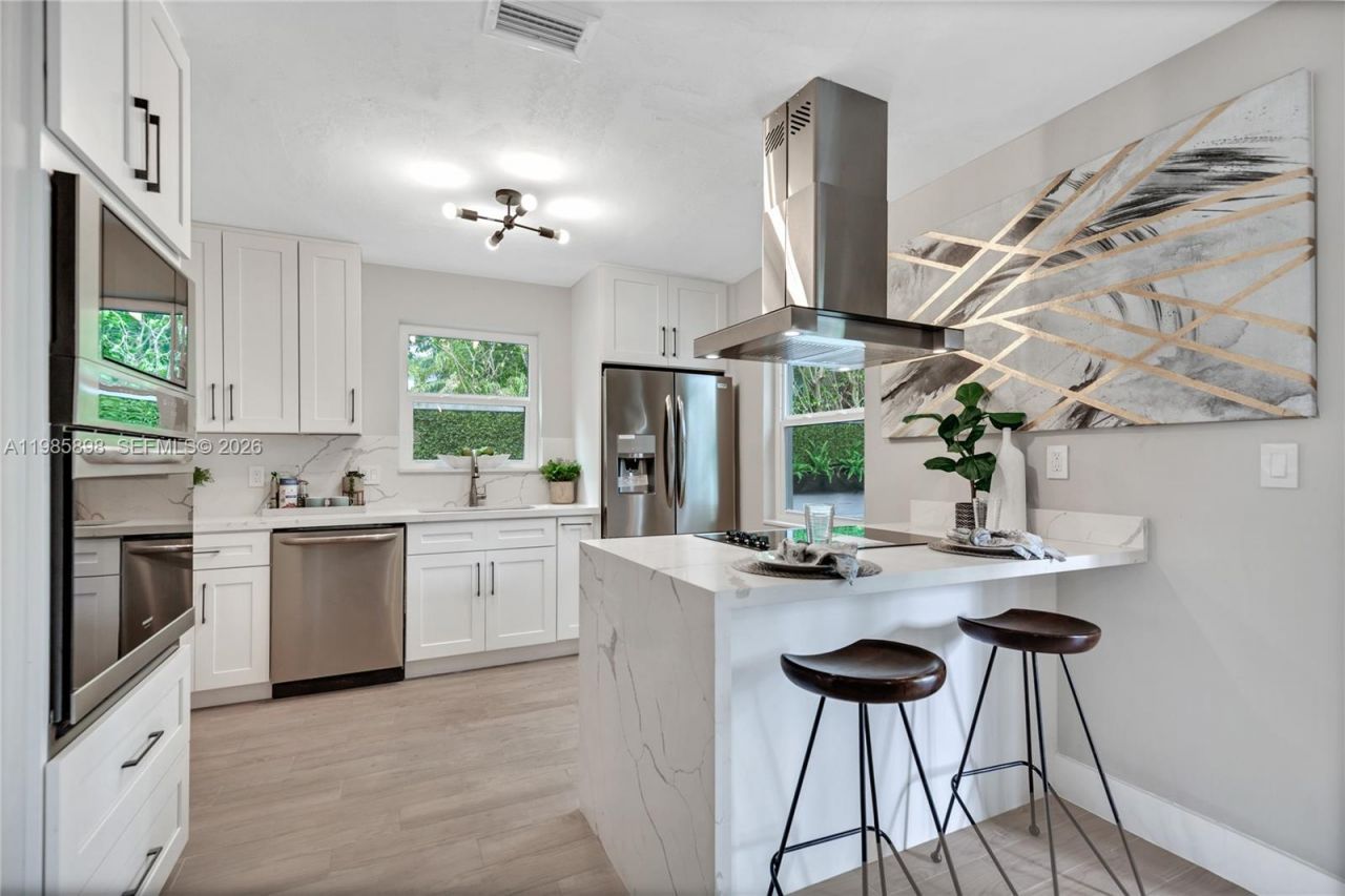 1045 NE 84th St , Miami, FL 33138 Photo