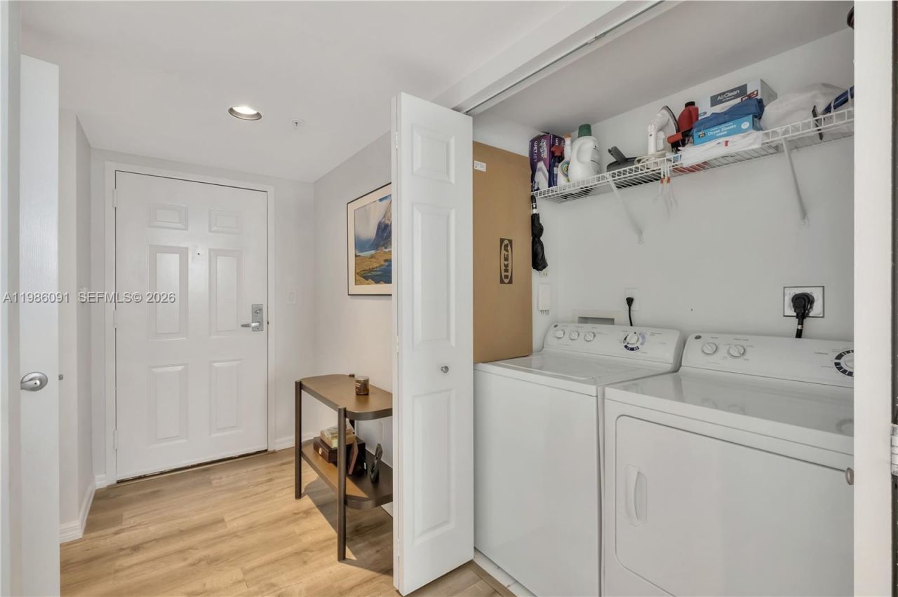 1155 Brickell Bay Dr , Unit 3011, Miami, FL 33131 Photo