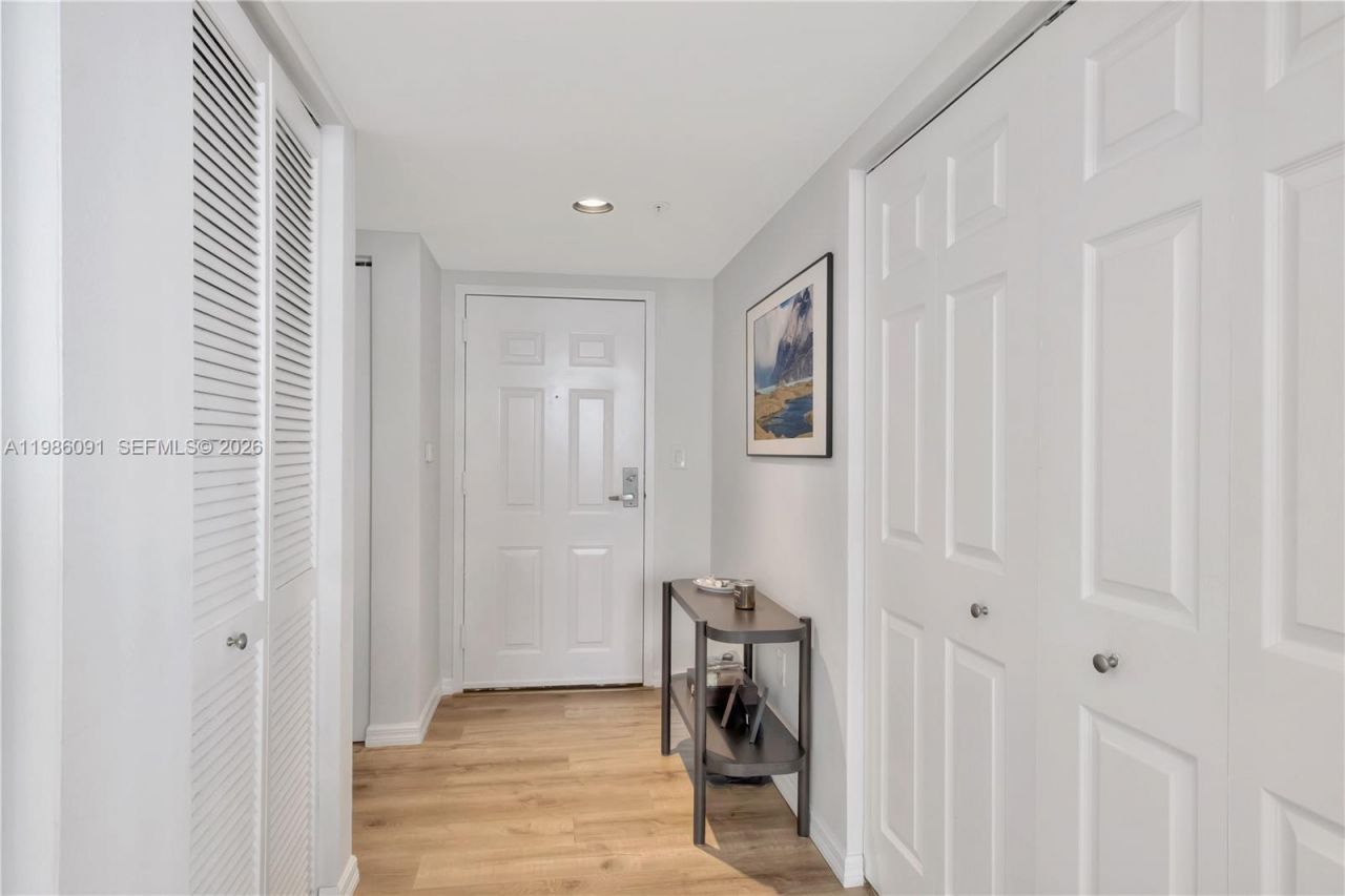 1155 Brickell Bay Dr , Unit 3011, Miami, FL 33131 Photo