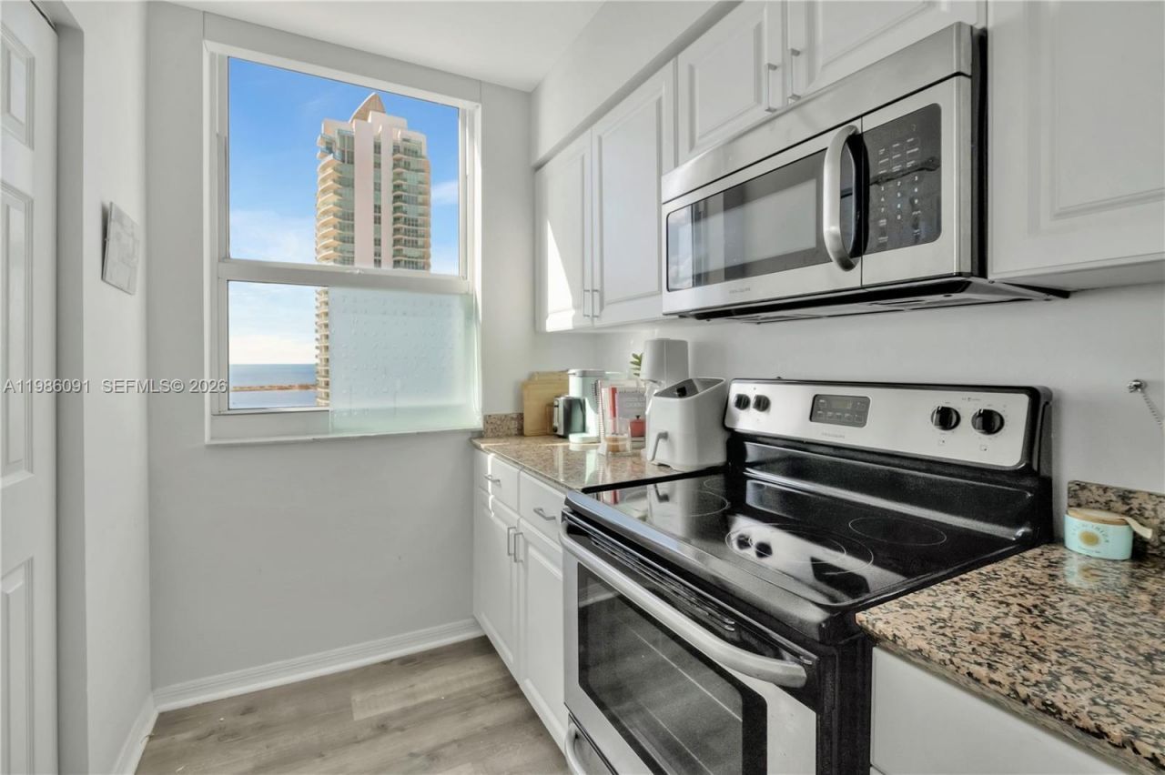 1155 Brickell Bay Dr , Unit 3011, Miami, FL 33131 Photo