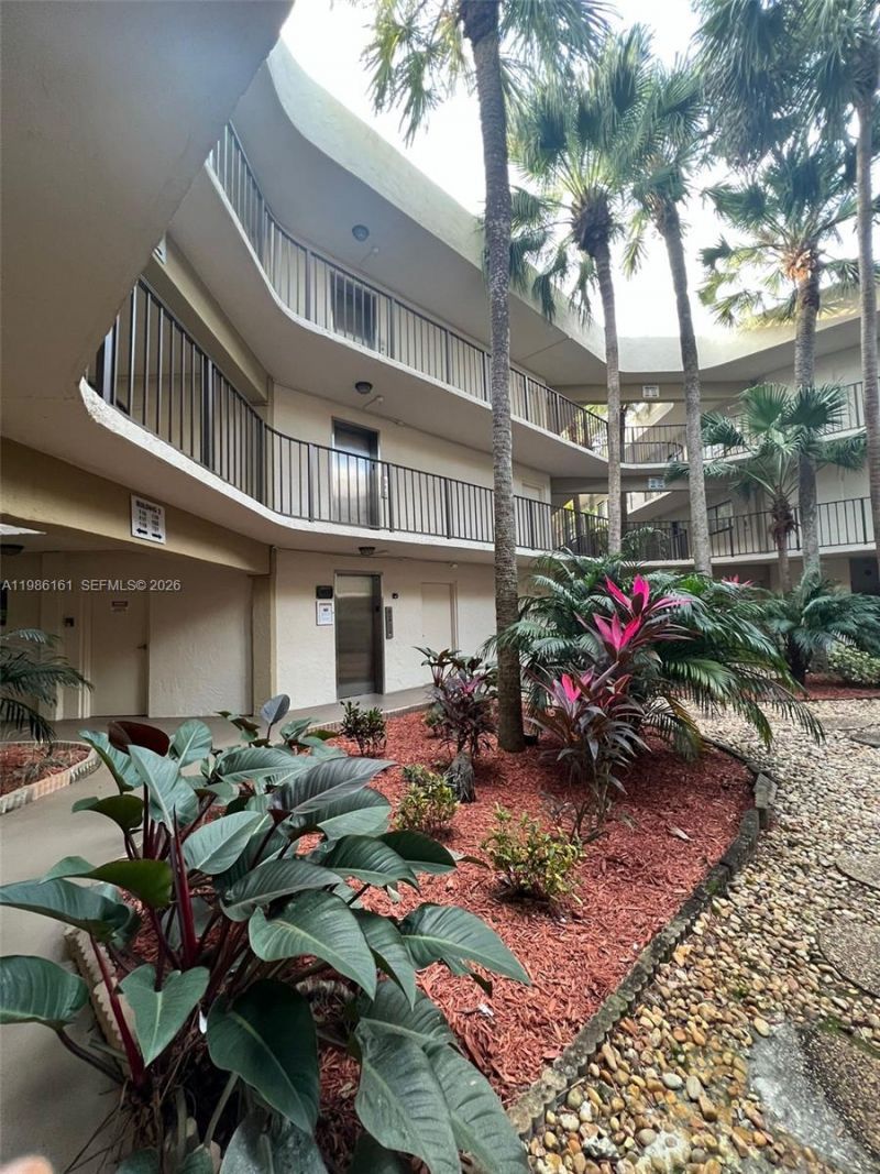 8025 SW 107th Ave , Unit 118, Miami, FL 33173 Photo