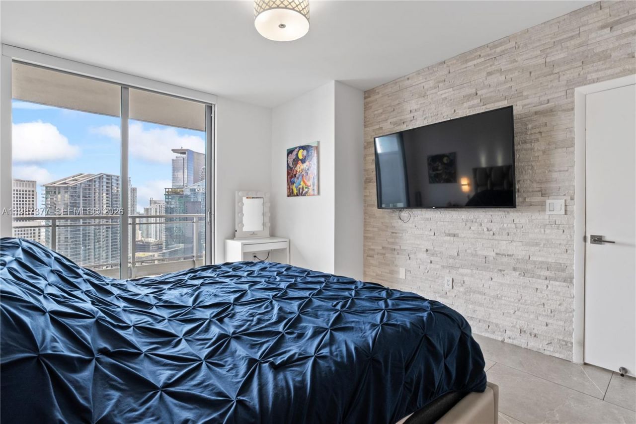 90 SW 3rd St , Unit 4301, Miami, FL 33130 Photo