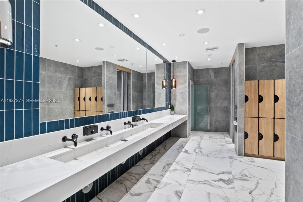 90 SW 3rd St , Unit 4301, Miami, FL 33130 Photo