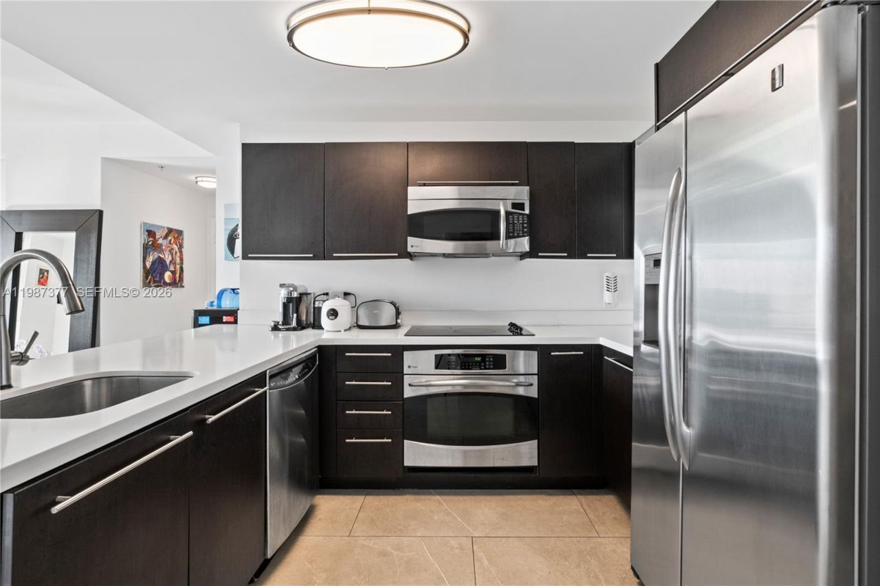 90 SW 3rd St , Unit 4301, Miami, FL 33130 Photo