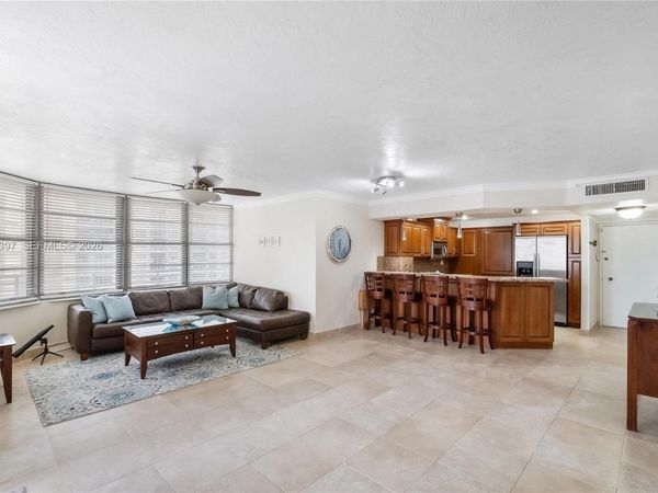 5555 Collins Ave , Unit 11A, Miami Beach, FL 33140