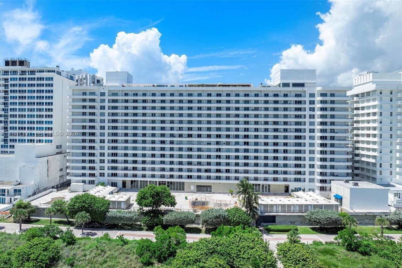 5555 Collins Ave , Unit 11A, Miami Beach, FL 33140 Photo