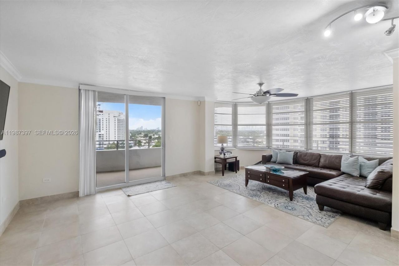 5555 Collins Ave , Unit 11A, Miami Beach, FL 33140 Photo