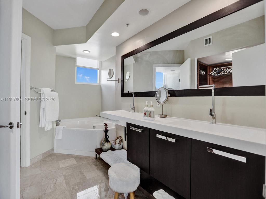 3370 Hidden Bay Dr , Unit TS2810, Aventura, FL 33180 Photo