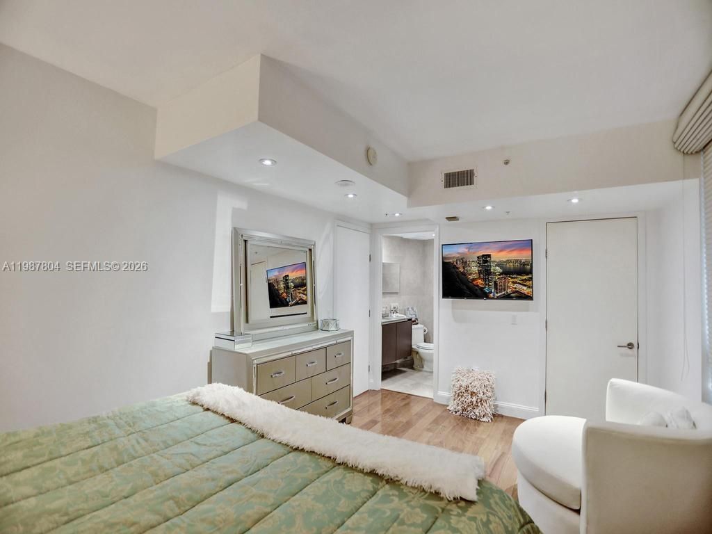 3370 Hidden Bay Dr , Unit TS2810, Aventura, FL 33180 Photo