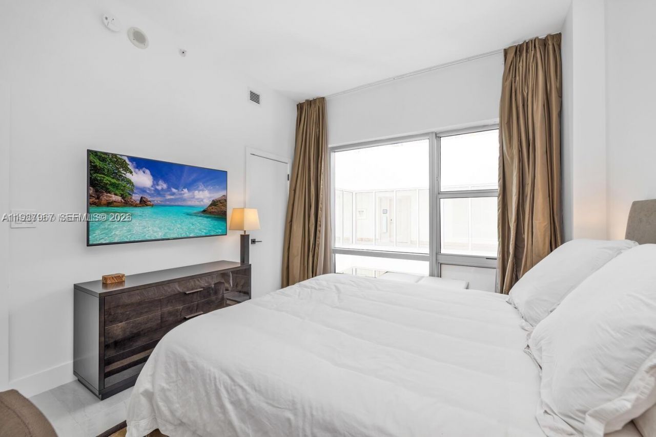 6799 Collins Ave, Unit 501, Miami Beach, FL 33141 Photo