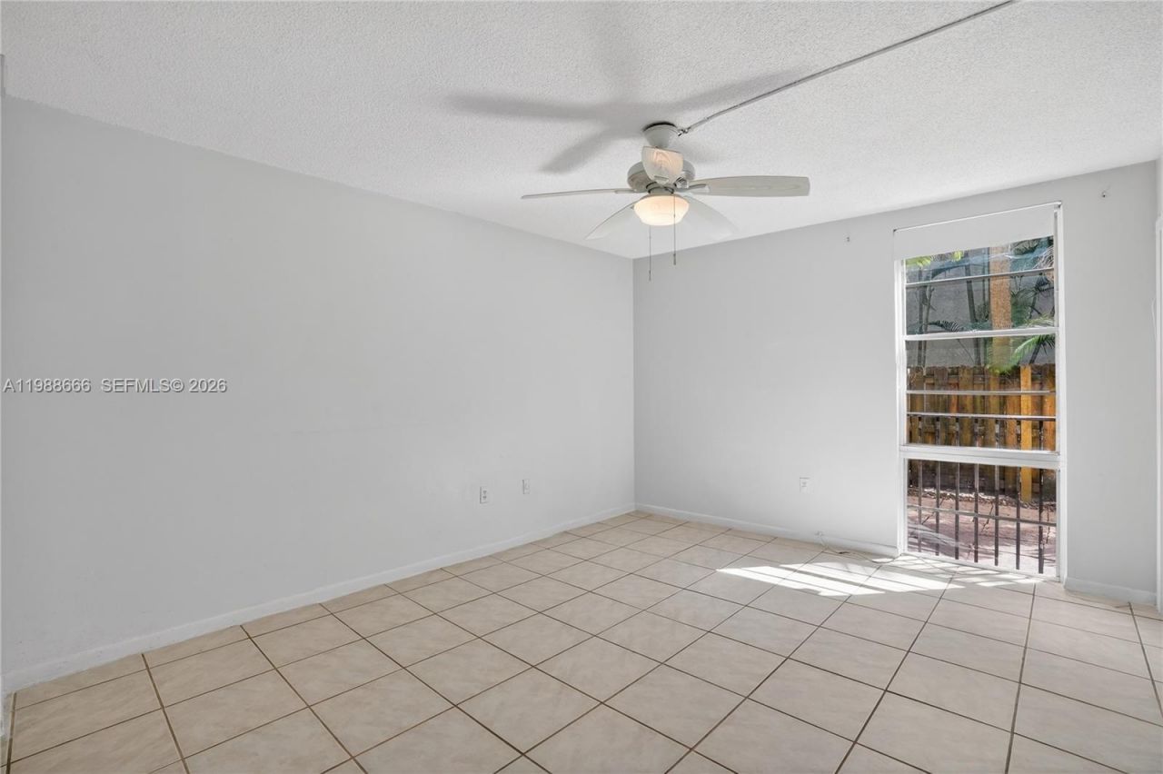 6904 N Kendall Dr , Unit F104, Pinecrest, FL 33156 Photo