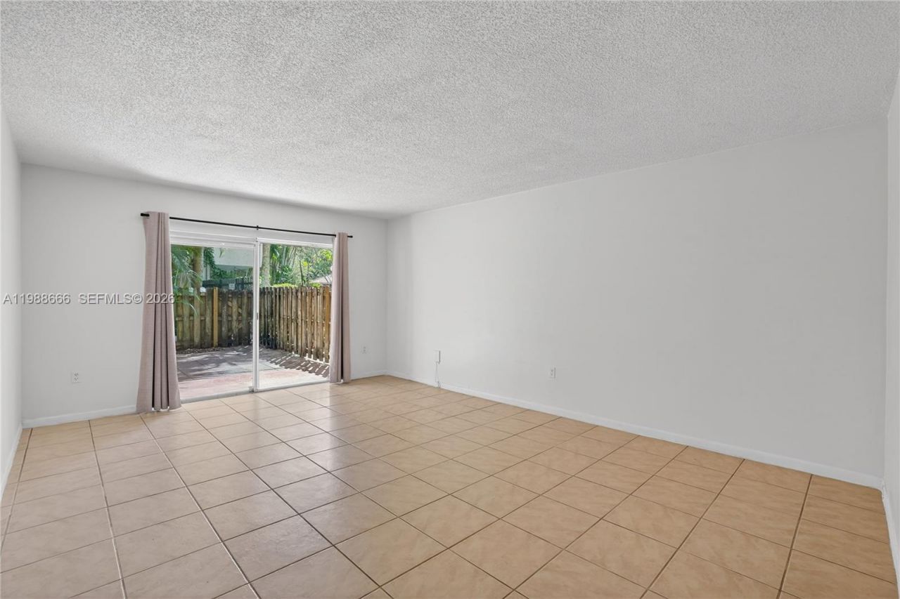 6904 N Kendall Dr , Unit F104, Pinecrest, FL 33156 Photo
