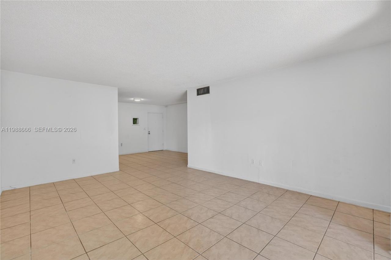 6904 N Kendall Dr , Unit F104, Pinecrest, FL 33156 Photo