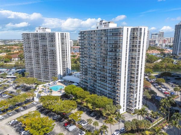 3731 N Country Club Dr , Unit 1427, Aventura, FL 33180