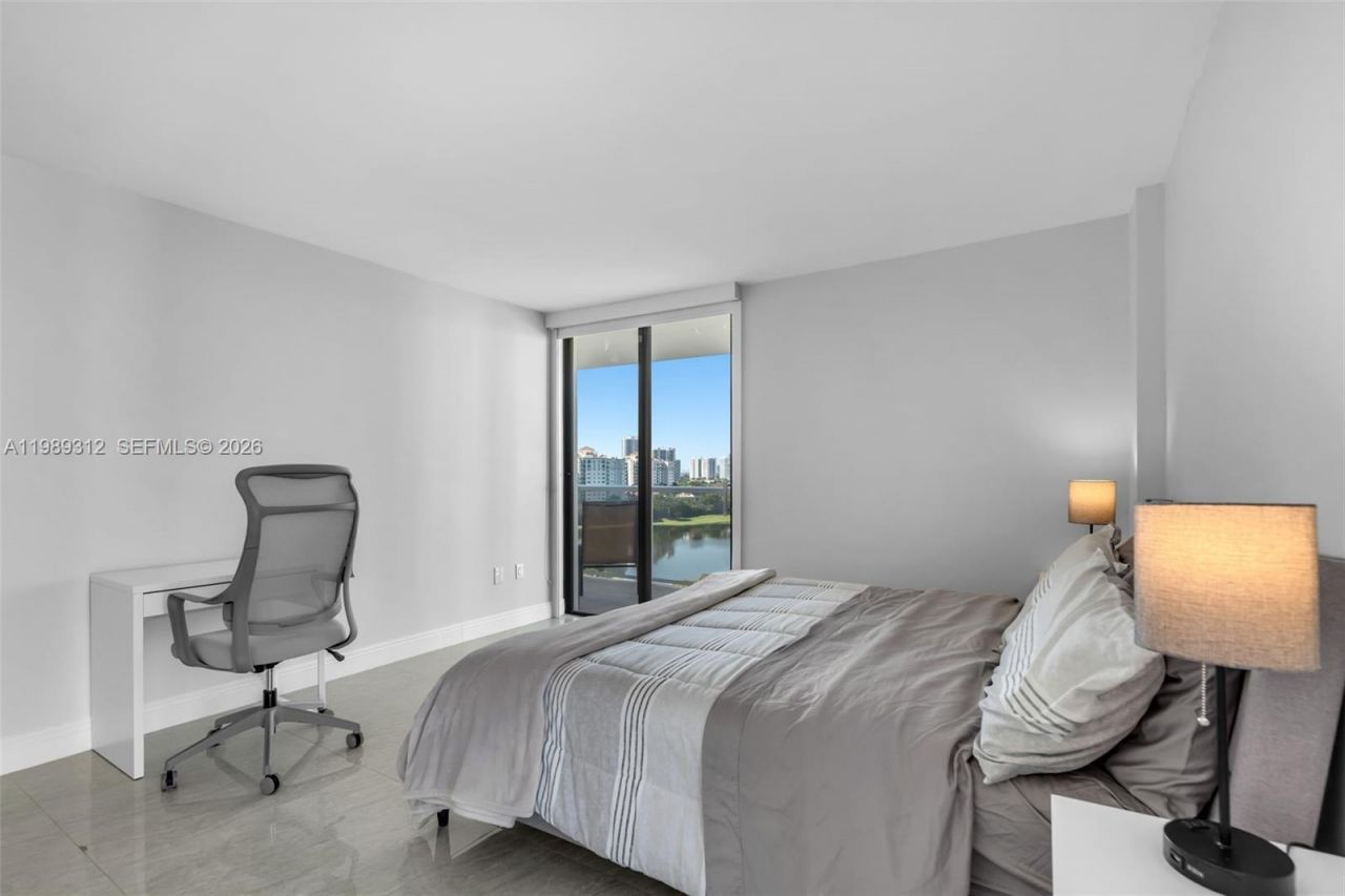 3731 N Country Club Dr , Unit 1427, Aventura, FL 33180 Photo