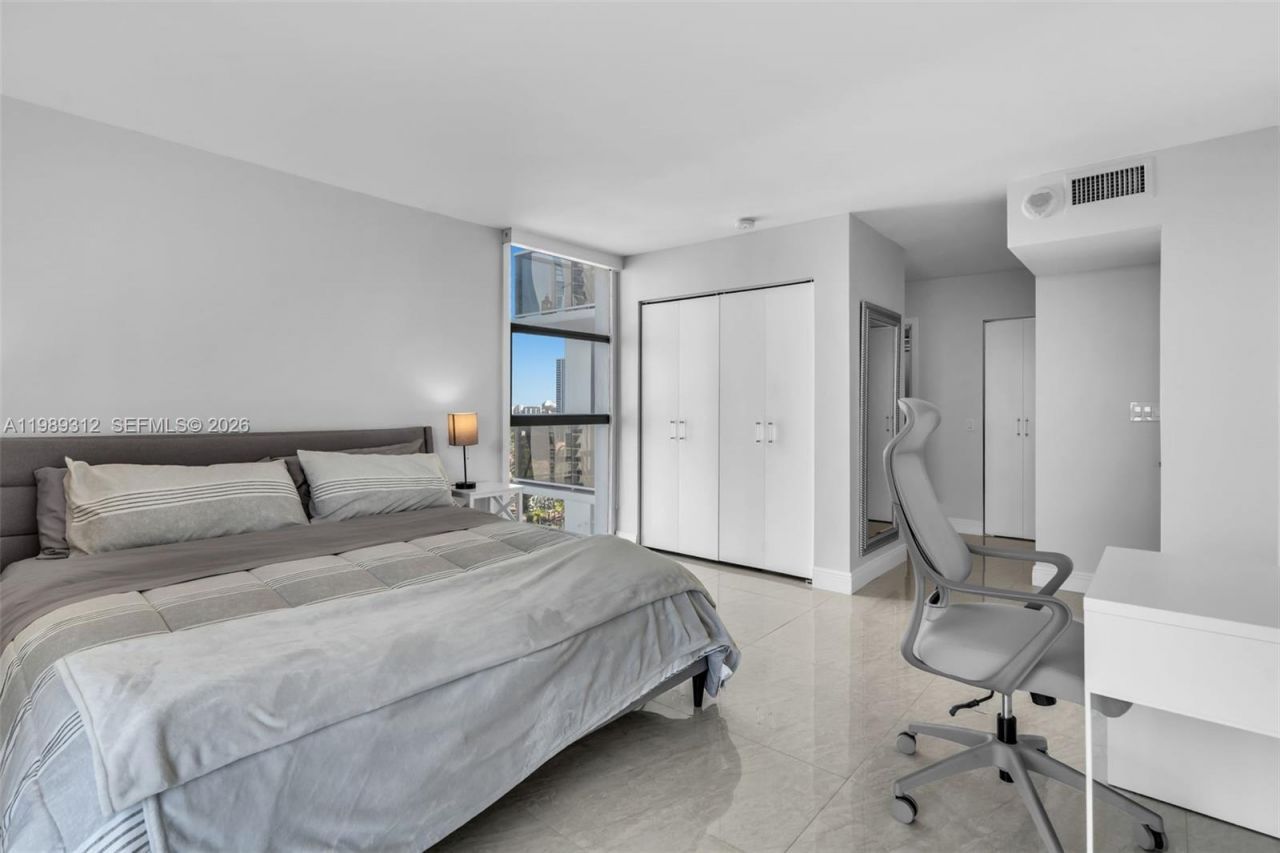 3731 N Country Club Dr , Unit 1427, Aventura, FL 33180 Photo