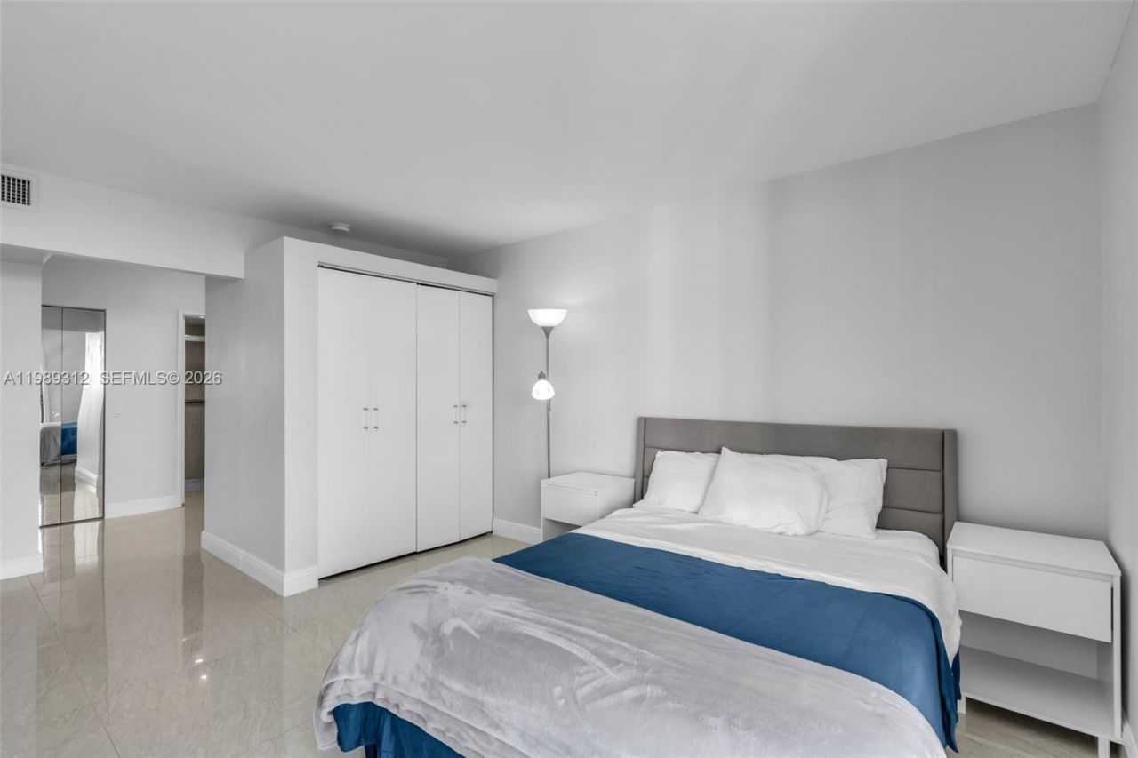 3731 N Country Club Dr , Unit 1427, Aventura, FL 33180 Photo