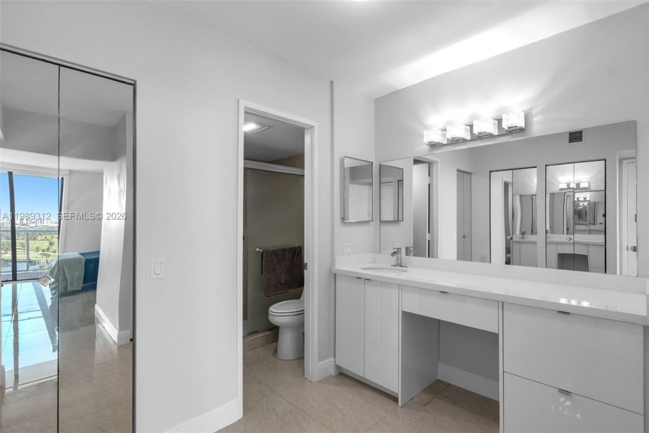 3731 N Country Club Dr , Unit 1427, Aventura, FL 33180 Photo