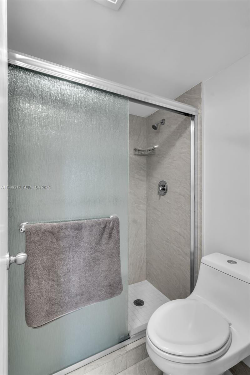 3731 N Country Club Dr , Unit 1427, Aventura, FL 33180 Photo