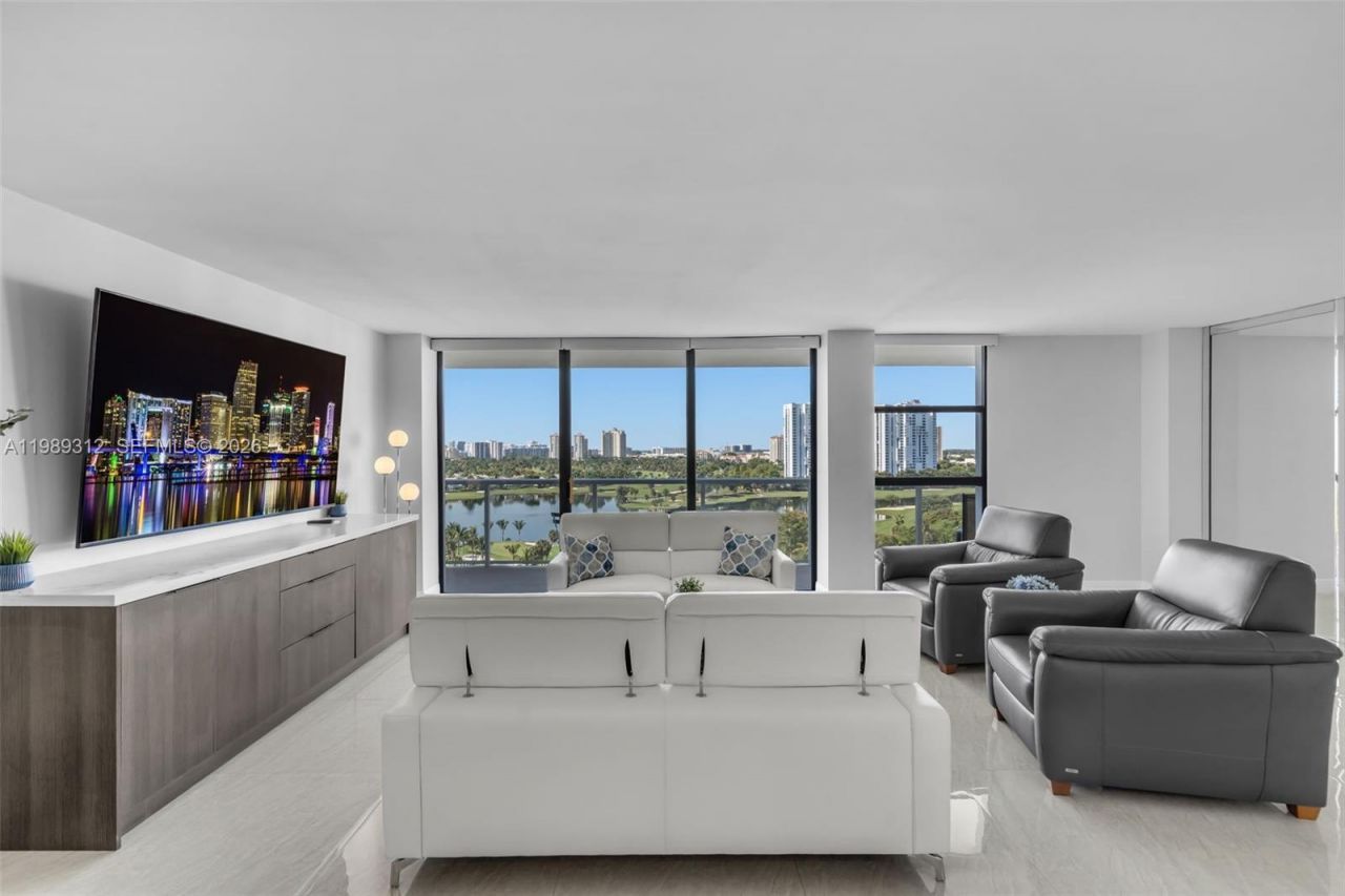 3731 N Country Club Dr , Unit 1427, Aventura, FL 33180 Photo