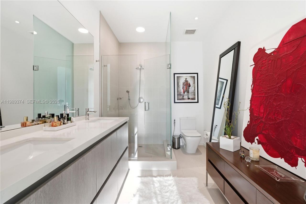 3156 SW 27th Ave , Unit 202, Miami, FL 33133 Photo