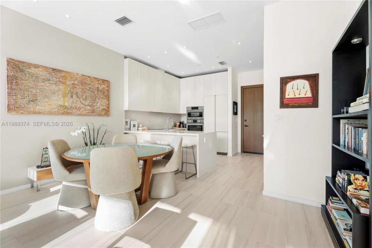 3156 SW 27th Ave , Unit 202, Miami, FL 33133 Photo