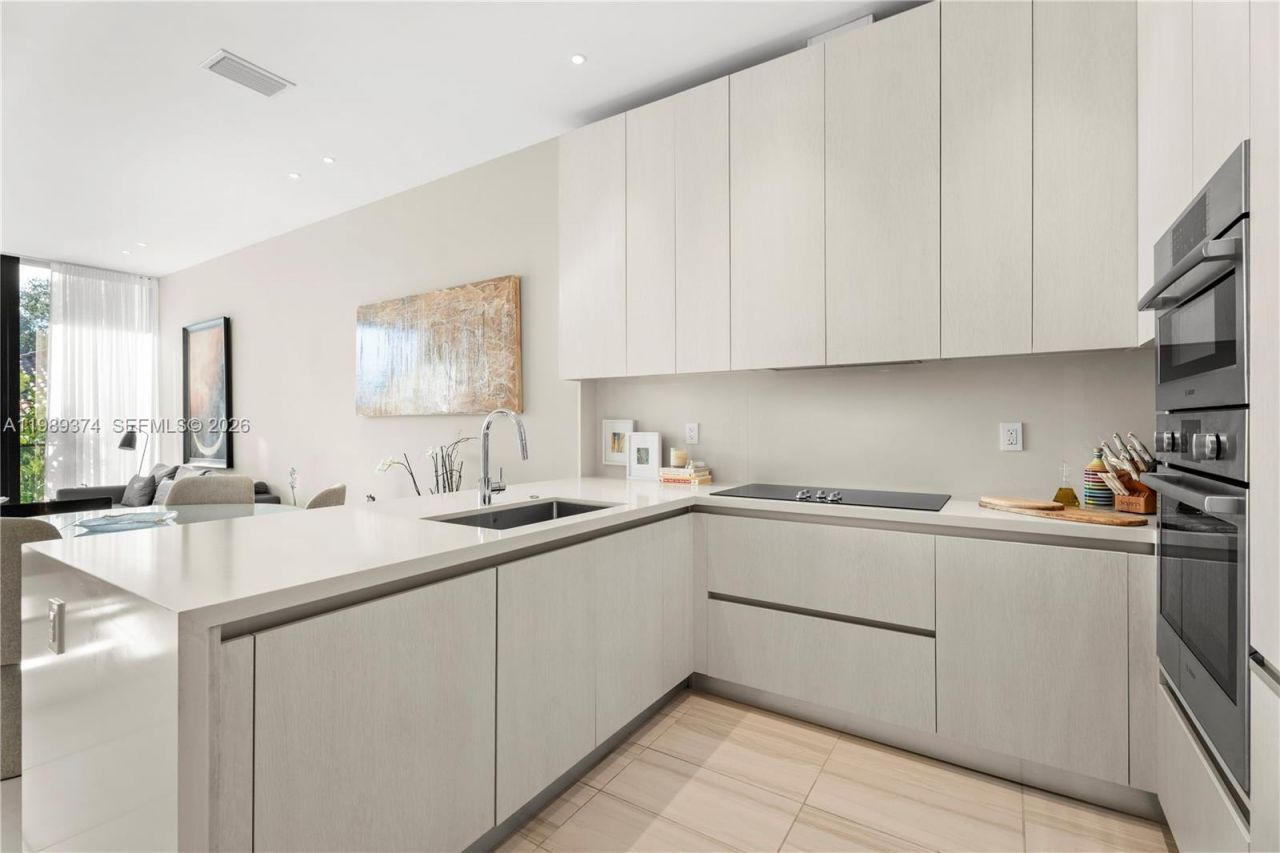 3156 SW 27th Ave , Unit 202, Miami, FL 33133 Photo